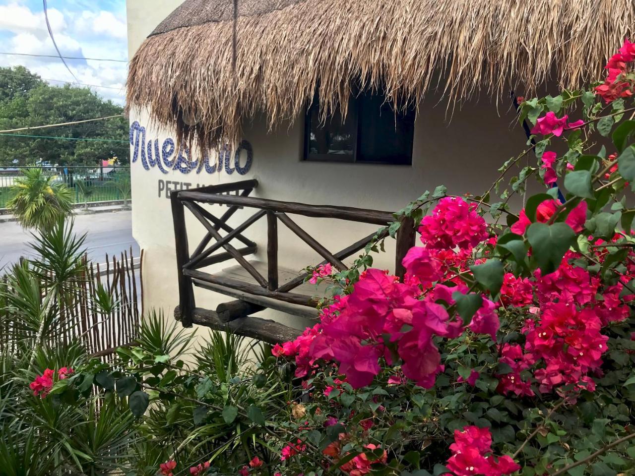 Lo Nuestro Petit Hotel Tulum Ngoại thất bức ảnh